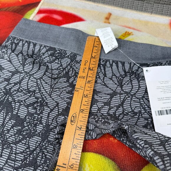 Fabletics Sebastian Womens Size S Gray Black Floral Mid-Calf Capri Leggings - Picture 6 of 11